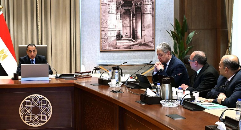 رئيس الوزراء يستعرض خطة وآليات العمل في المبادرة الرئاسية لـحياة كريمة