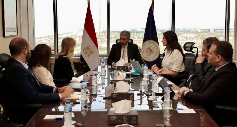 وزير السياحة يبحث مع مدير شركة فيزا الشراكة الاستراتيجية لدعم تجربة السائح في مصر