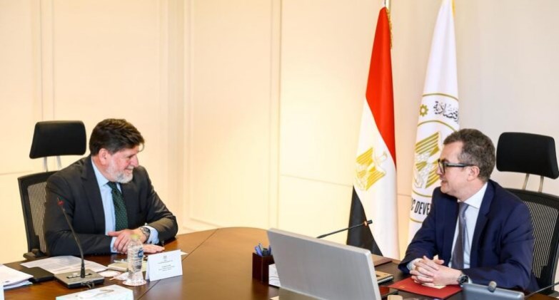 اجتماع وزير التخطيط والتنمية الاقتصادية