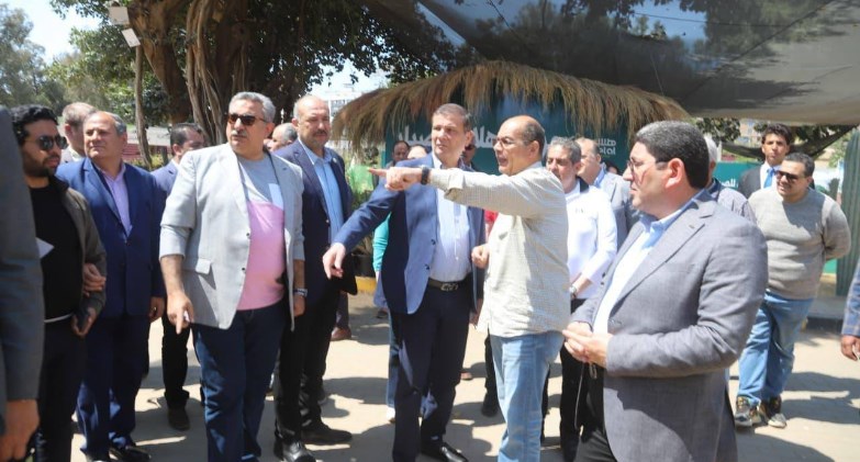 وزير الزراعة يتفقد معرض الزهور بالدقي ويقرر مده لنهاية مايو مع إعفاء العارضين من الرسوم