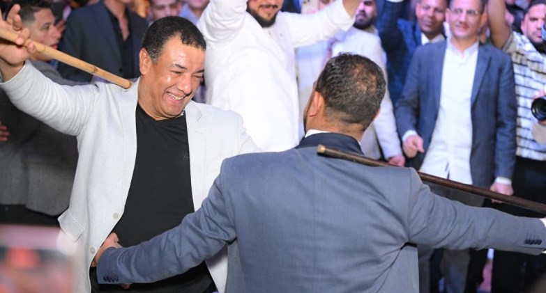 وصلة تحطيب للجخ مع صديقه الدهشوري