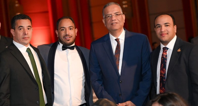 وصلة تحطيب للجخ مع صديقه الدهشوري