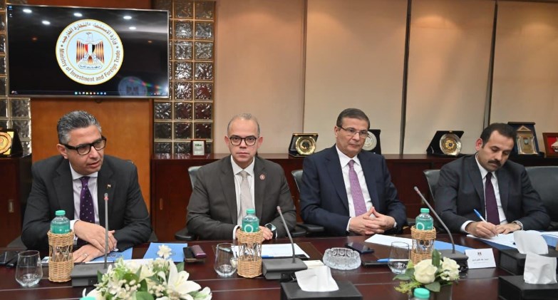 وزراء الاستثمار والتموين والزراعة يبحثون تفعيل البورصة السلعية لضبط الأسواق وأسعار السلع
