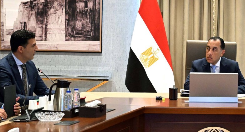 رئيس الوزراء يُتابع مستجدات البرنامج الوطني لتنمية صناعة السيارات