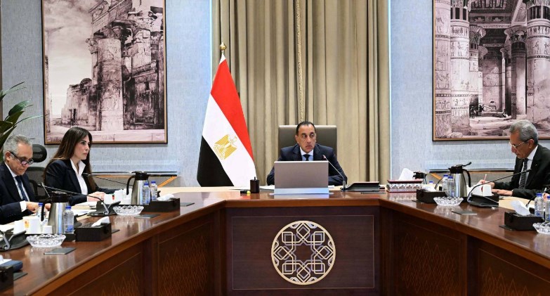 رئيس الوزراء يترأس اجتماع اللجنة الرئيسية لتقنين أوضاع الكنائس والمباني الخدمية التابعة لها