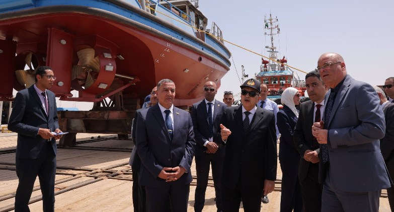 الفريق أسامة ربيع يدشن وحدات بحرية جديدة بشركة التمساح لبناء السفن 