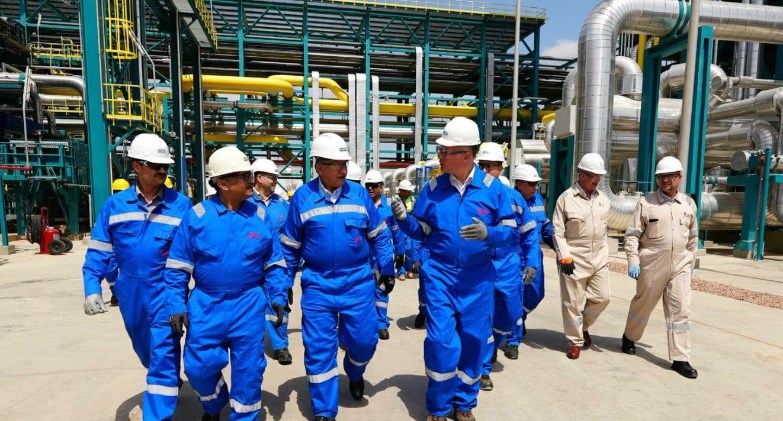 وزير البترول يتفقد مجمع جاسكو بالصحراء الغربية لإنتاج مشتقات الغاز عالية القيمة