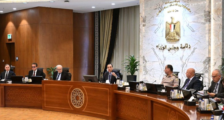 مدبولي يكلف الحكومة بالالتزام بحضور جلسات البرلمان والتفاعل مع ما يُطرحه من النواب