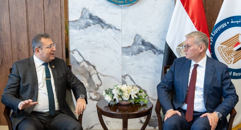 وزير البترول والثروة المعدنية يلتقي رئيس اللجنة الاقتصادية بمجلس النواب