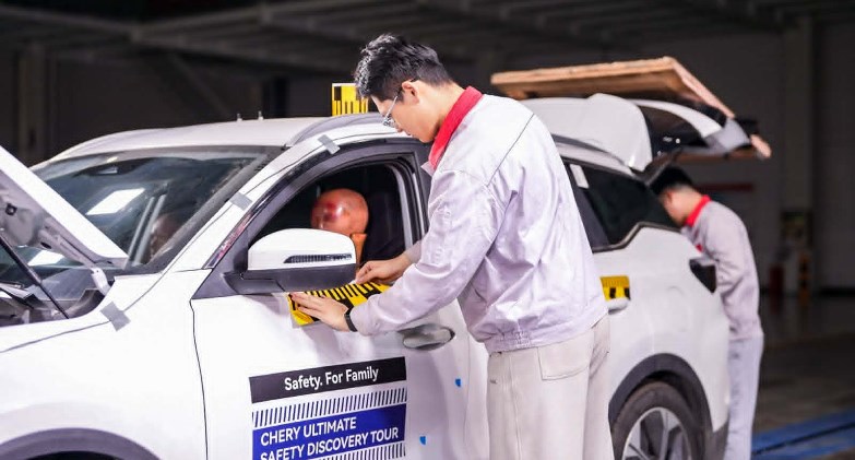 شيري تكشف عن مستقبل التنقل العائلي الذكي وتضع معايير جديدة للسلامة العالمية في معرض بكين 2026