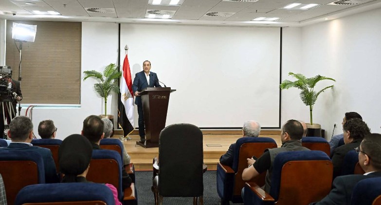 تفاصيل  المؤتمر الصحفي لرئيس الوزراء فى ختام جولته بمنطقة السخنة الصناعية