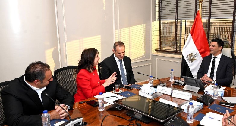 وزير الصناعة يبحث مع شركة كوكاكولا هيلينك مصر الخطط التوسعية للشركة بالسوق المصري خلال المرحلة المقبلة