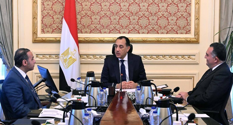 مدبولي يوجه بالإسراع في الانتهاء من مشروعات القوانين الخاصة بتنظيم سوق المال المصرية