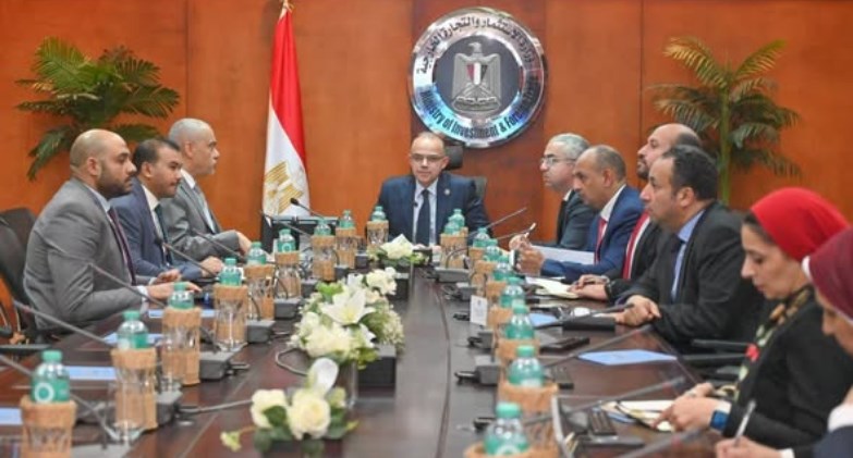 فريد يبحث مع “العربي” مستجدات خطط المجموعة الاستثمارية والتوسعية