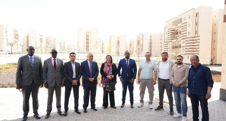 وزير البنية التحتية في رواندا يعرب عن تطلعه لنقل التجربة المصرية في توفير السكن لمنخفضي الدخل إلى بلاده