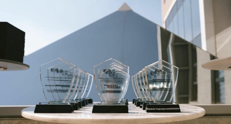  رينو مصر تُشارك إنجازها العالمي Most Improved Market مع فريق العمل وشركاء النجاح