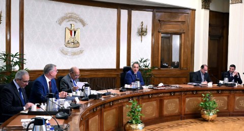 مدبولي يكلف بسرعة الانتهاء من مبادرة التوسع فى استخدام مصادر الطاقة الجديدة والمتجددة بالمصانع