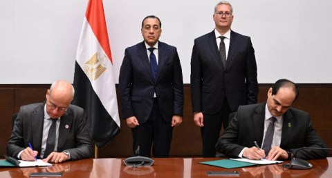 رئيس الوزراء يشهد توقيع مذكرة تفاهم للتعاون في أنشطة استكشاف الغاز الطبيعي بمنطقة غرب البحر المتوسط