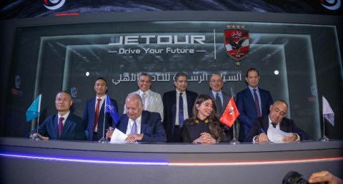 قصراوي جروب تجدد شراكتها مع النادي الأهلي حتى 2030 لتعزيز حضور علامة جيتور في السوق المصري