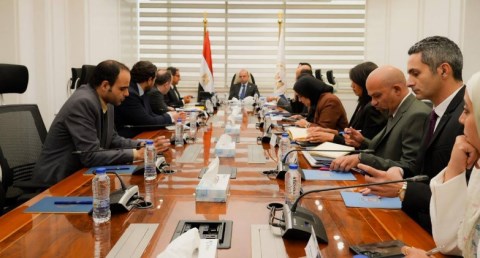 وزير الاستثمار والتجارة الخارجية يبحث مع أفريكسيم بنك تعزيز التبادل التجاري الأفريقي