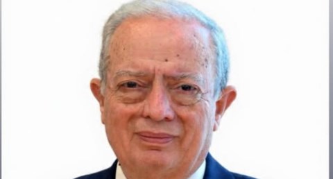 الدكتور حسين عيسى