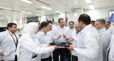 باستثمارات 100 مليون دولار.. وزير الاتصالات يتفقد مصنع «سامسونج» ببني سويف