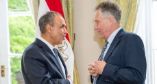 وزير الخارجية يعقد لقاءً موسعاً مع مسئولين بريطانيين خلال زيارته إلى لندن