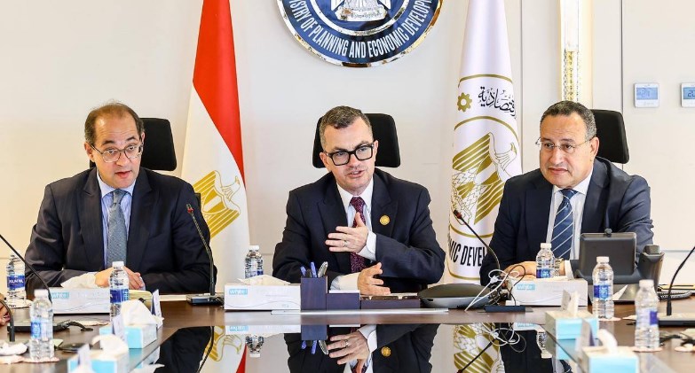 وزراء يبحثون فض التشابكات المالية بين هيئة التنمية الزراعية وبنك الاستثمار القومي