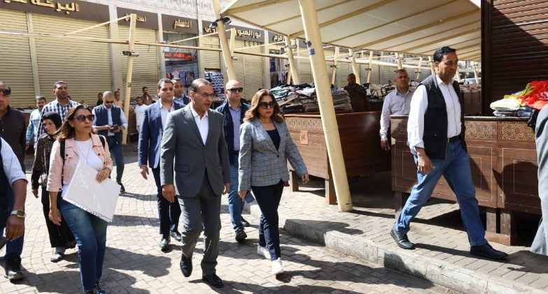 وزيرة التنمية المحلية والبيئة تتفقد أعمال تطوير المرحلة الثانية من سوق العتبة بمحافظة القاهرة