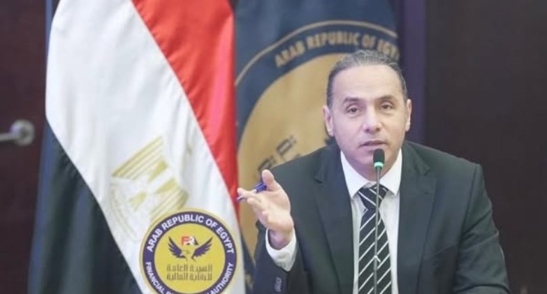 الدكتور إسلام عزام