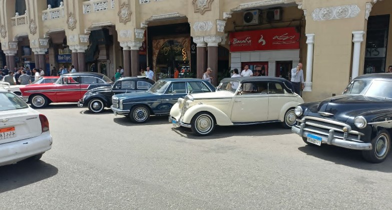 من غرناطة إلى شارع بغداد.. مهرجان للسيارات الكلاسيكية في شوارع مصر الجديدة