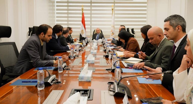 وزير الاستثمار والتجارة الخارجية يبحث مع أفريكسيم بنك تعزيز التبادل التجاري الأفريقي