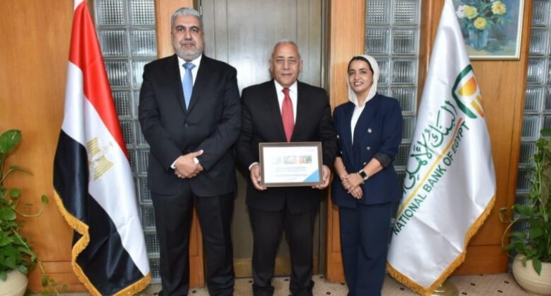 البنك الأهلي المصري يصدر نسخة صديقة للبيئة من بطاقة ميزة 