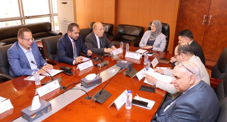 هيئة التنمية الصناعية تبحث سبل تعزيز الاستثمار الصناعي مع جمعية مستثمري العاشر من رمضان