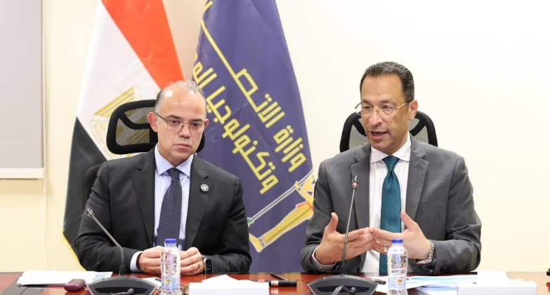 وزيرا الاتصالات والاستثمار يشهدان توقيع بروتوكول تعاون بين "ايتيدا" وصندوق تنمية الصادرات 