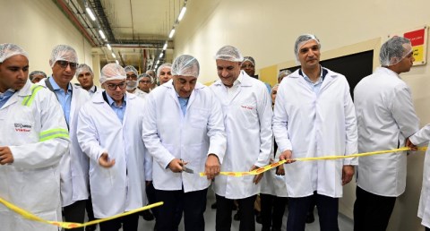 رئيس الوزراء يفتتح خط إنتاج جديدًا لشركة "نستله"