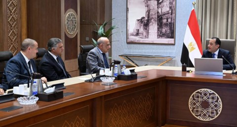 رئيس الوزراء يتابع مستجدات الموقف التنفيذي لمشروعات الطاقة الجديدة والمتجددة