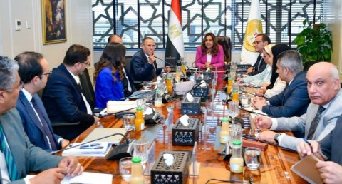  الدكتورة منال عوض