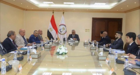 جمبلاط يبحث مع بونجسان التعاون المشترك بمجال الصناعات الدفاعية