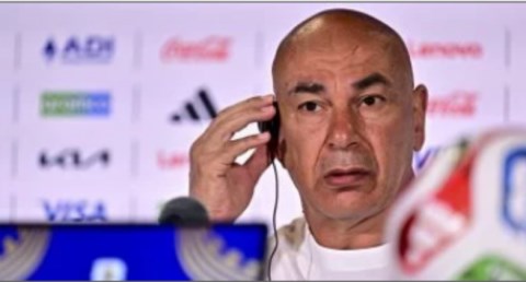 حسام حسن يعقد محاضرة بالفيديو مع لاعبى منتخب مصر لتصحيح أخطاء مباراة نيوزيلندا