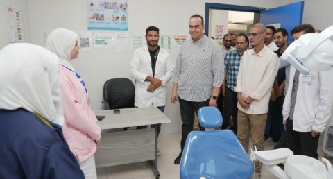 رئيس هيئة الرعاية الصحية يتفقد مستشفى العدوة المركزي ووحدتي طب أسرة الشيخ زياد وبان العلم 