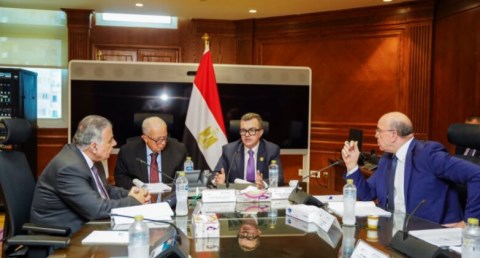 وزير التخطيط يترأس اجتماع لجنة الاستثمار ببنك الاستثمار القومي