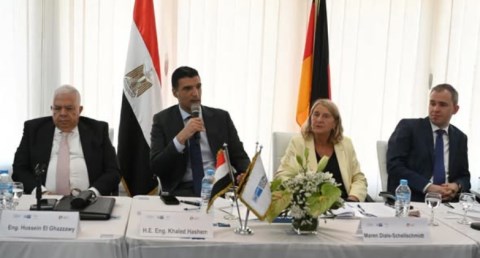 وزير الصناعة يشارك بالجلسة النقاشية بالغرفة الألمانية