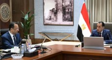 رئيس الوزراء يستعرض مع وزير الاتصالات عددا من ملفات عمل الوزارة 