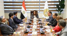وزيرة التنمية المحلية والبيئة تبحث مع الأمين العام لمنظمة المدن العربية تبادل الخبرات 