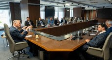 وزير البترول والثروة المعدنية مع مسؤولي شركة FMC القبرصية