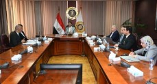 وزير الصناعة يبحث مع شركة أونا إلكتريك للصناعات الكهربائية