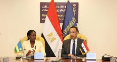 وزير الاتصالات يبحث مع وزيرة تكنولوجيا المعلومات برواندا تعزيز التعاون بين البلدين 