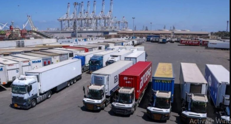 ميناء دمياط يستقبل 63 شاحنة بضائع أوروبية ترانزيت إلى دول الخليج عبر خط «الرورو»