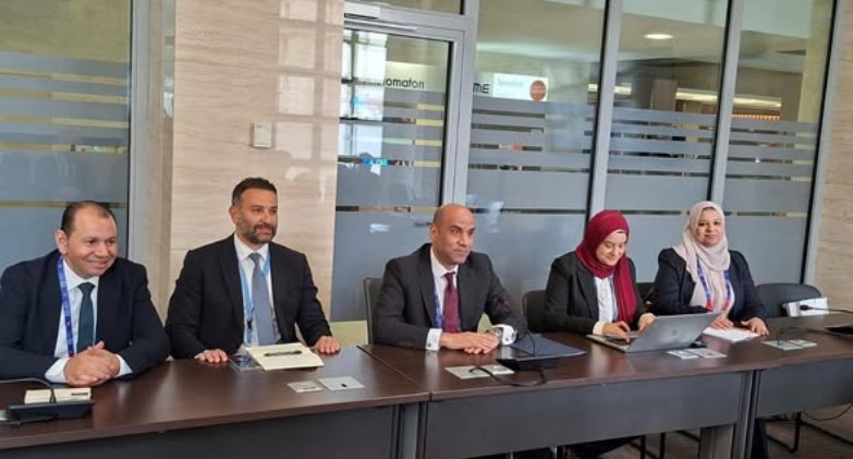 وزير العمل يبحث مع نظيره العُماني تعزيز التعاون المشترك